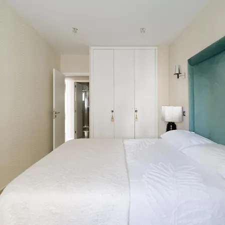 Apartment Home2book Stylish Design