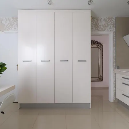 Home2book Stylish Design
